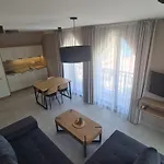 Nea Apartment *