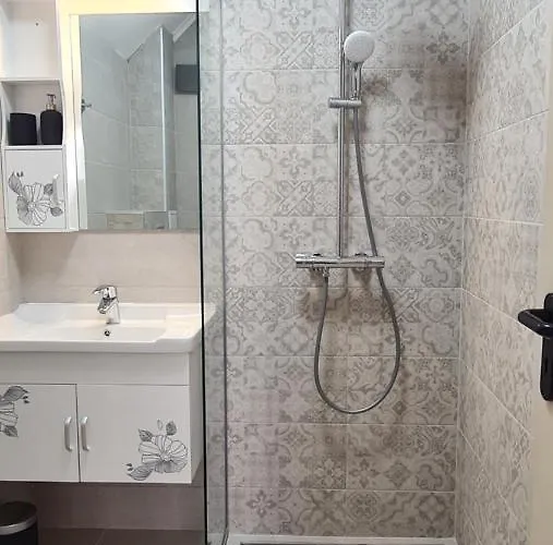 Nea * 阿赫托波尔