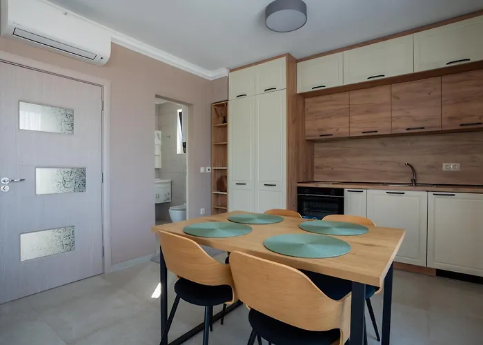 Nea * 阿赫托波尔