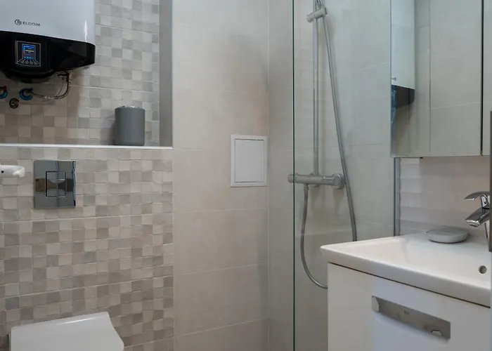 Nea * 阿赫托波尔