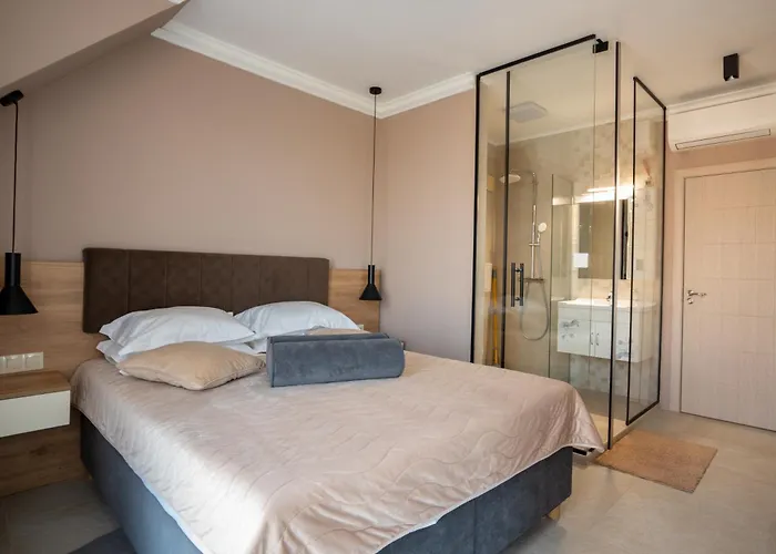 Nea * 阿赫托波尔